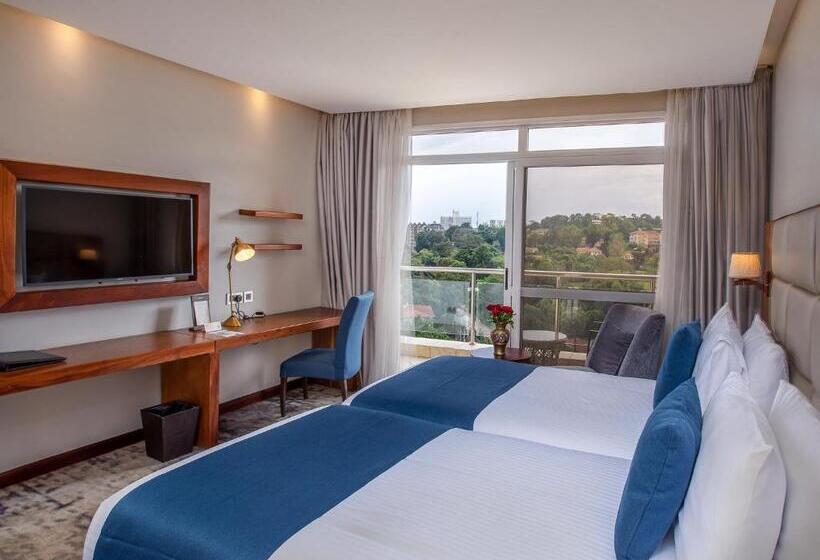 Quarto Deluxe com Sacada, Golden Tulip Canaan Kampala
