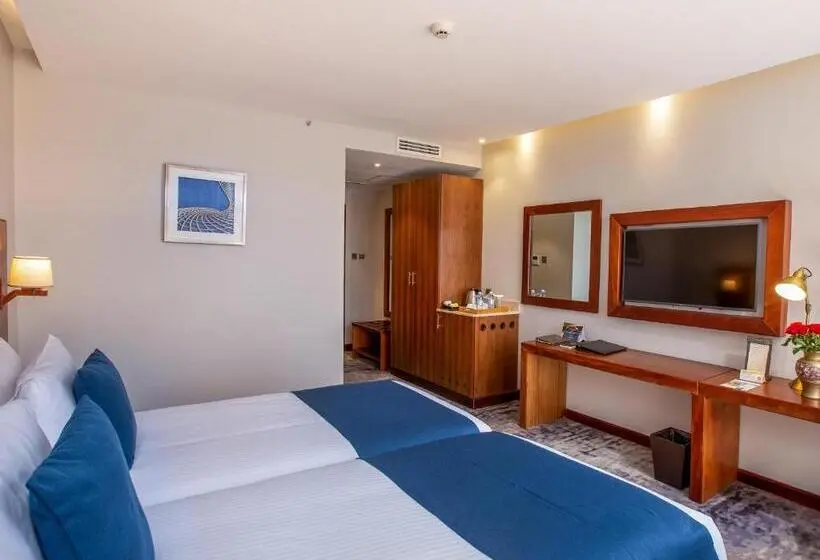 バルコニー付きスーペリアルーム, Golden Tulip Canaan Kampala