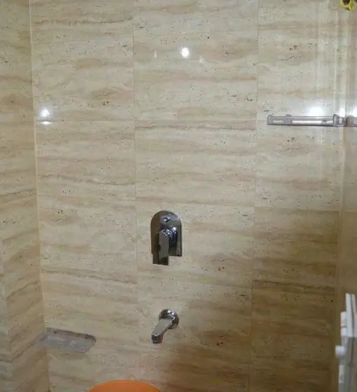 اتاق استاندارد سه نفره, Thikana Palace