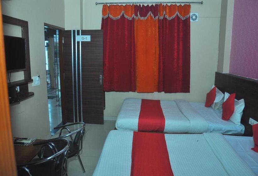 家庭套房, Thikana Palace