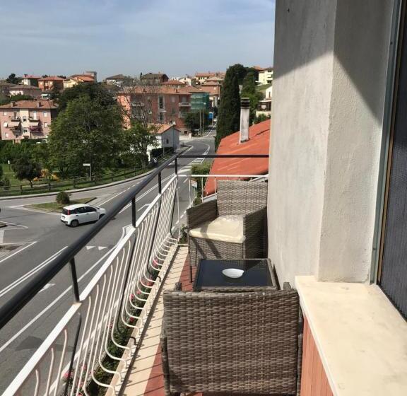 اتاق لوکس سه تخته, Lagarolina Del Conero B&b