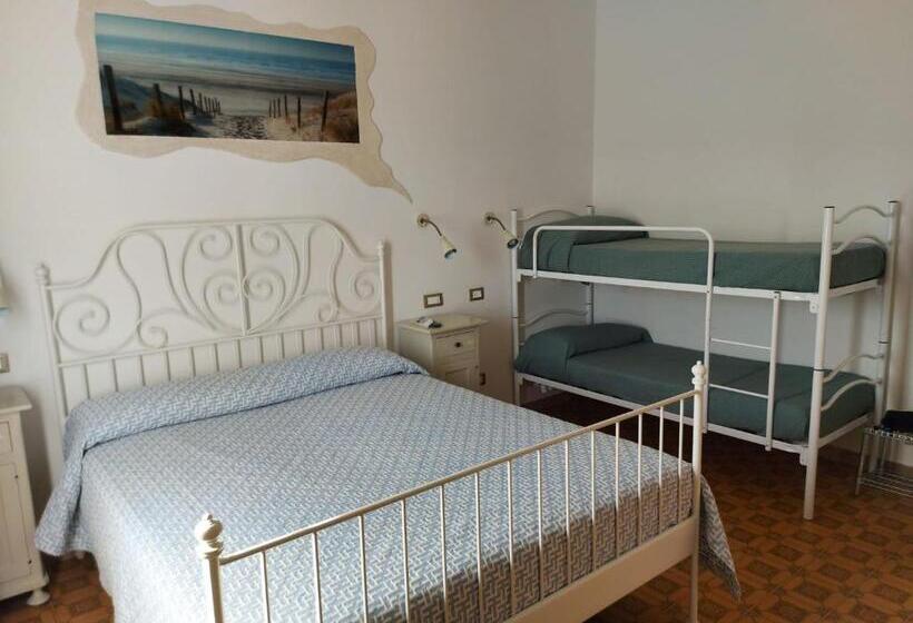 اتاق سوپریور چهار تخته, Lagarolina Del Conero B&b