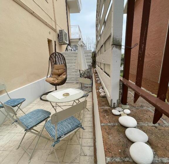 اتاق لوکس چهار تخته, Lagarolina Del Conero B&b