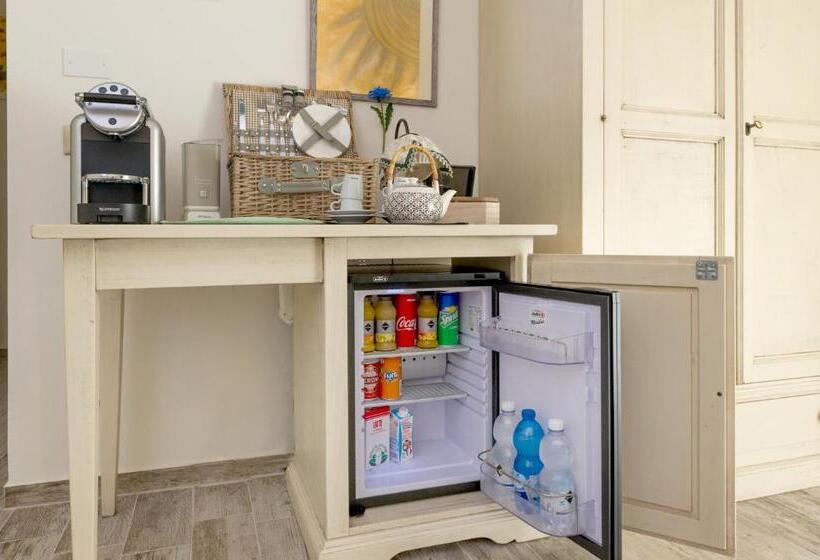 اتاق لوکس چهار تخته, Lagarolina Del Conero B&b