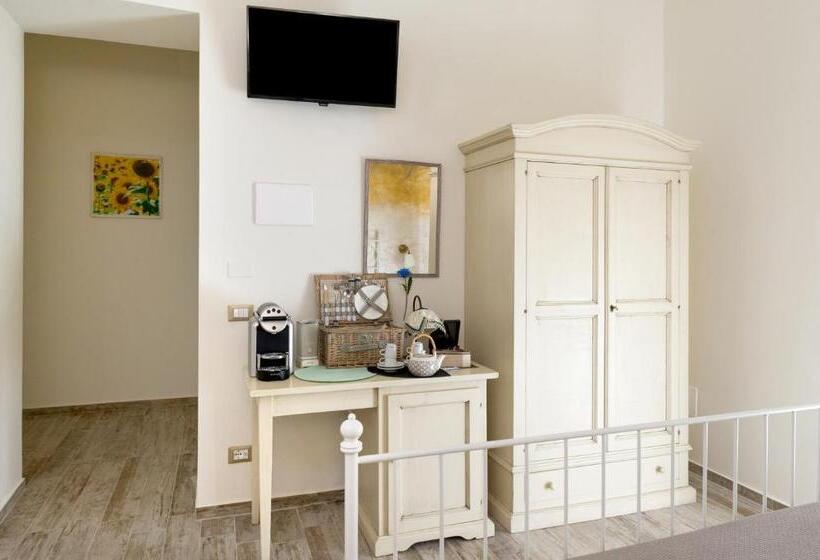 اتاق لوکس چهار تخته, Lagarolina Del Conero B&b