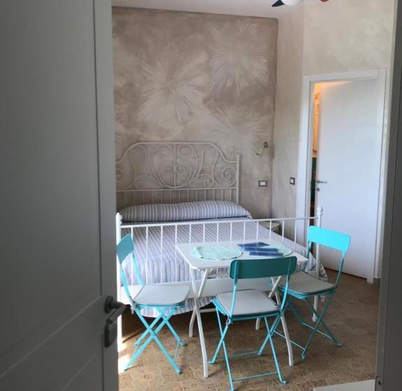 اتاق لوکس سه تخته, Lagarolina Del Conero B&b