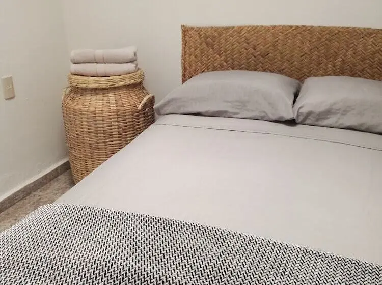 スタンダードルーム, Hostel Paricutín