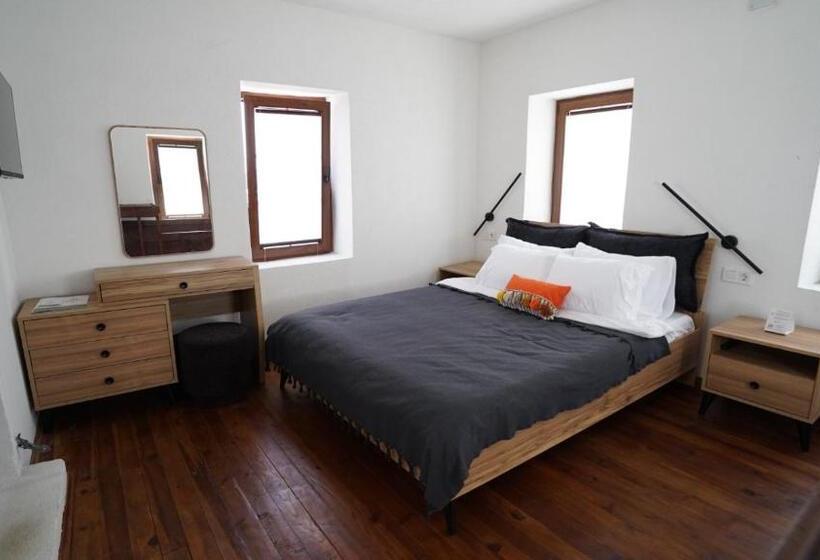 غرفة ديلوكس رباعية, Muyo House