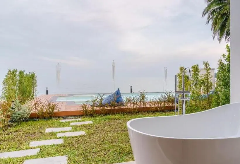 オーシャンビューデラックスルームバルコニー付き, เดอะซีน คาบาน่า บีช รีสอร์ท ขนอม The Scene Cabana Beach Resort Khanom