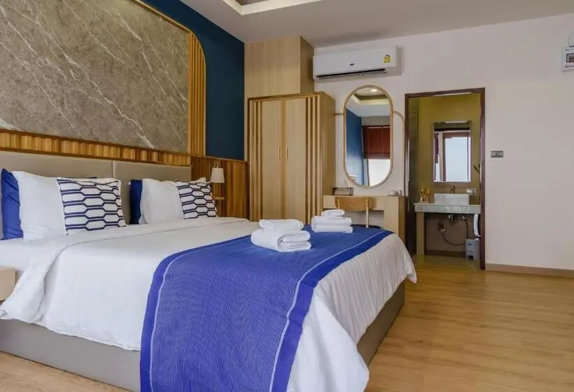 キングサイズベッドのスタンダードルーム, เดอะซีน คาบาน่า บีช รีสอร์ท ขนอม The Scene Cabana Beach Resort Khanom