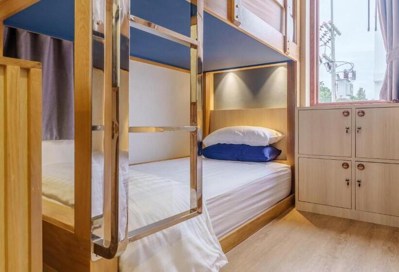 Chambre Quadruple Standard, เดอะซีน คาบาน่า บีช รีสอร์ท ขนอม The Scene Cabana Beach Resort Khanom