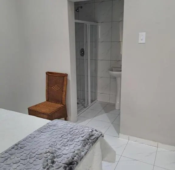 デラックスルーム, Randhart Guesthouse