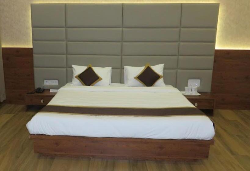 חדר סטנדרט עם מיטת קינג, Dariyalal Hotel Morbi