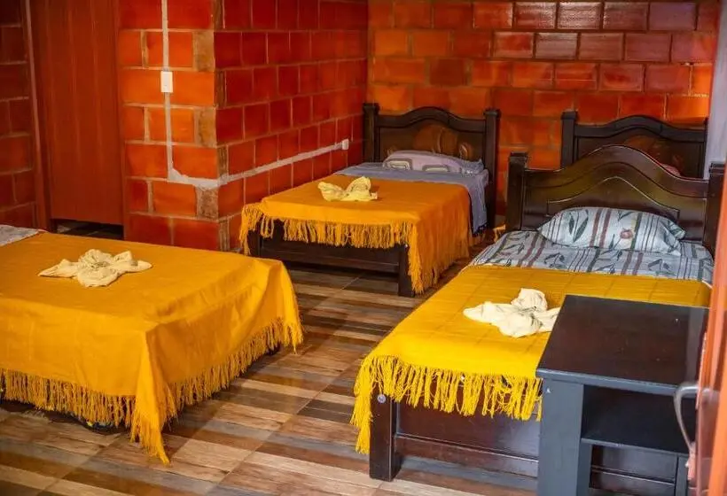 庭の見えるスタンダードトリプルルーム, Cabañas Y Glamping Colinas De San Diego