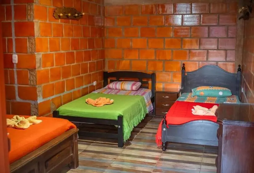 庭の見えるスタンダードトリプルルーム, Cabañas Y Glamping Colinas De San Diego