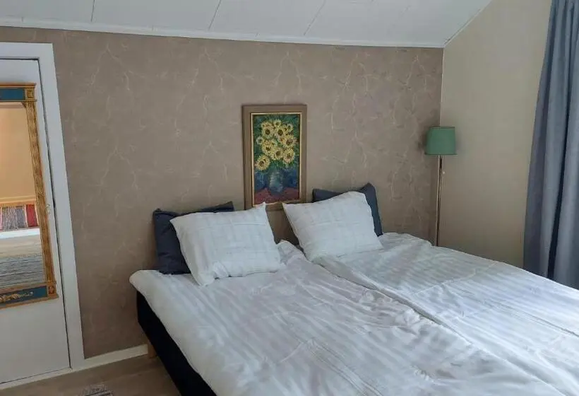 バス共有のスタンダードルーム, Magnoliabackens Bed And Breakfast