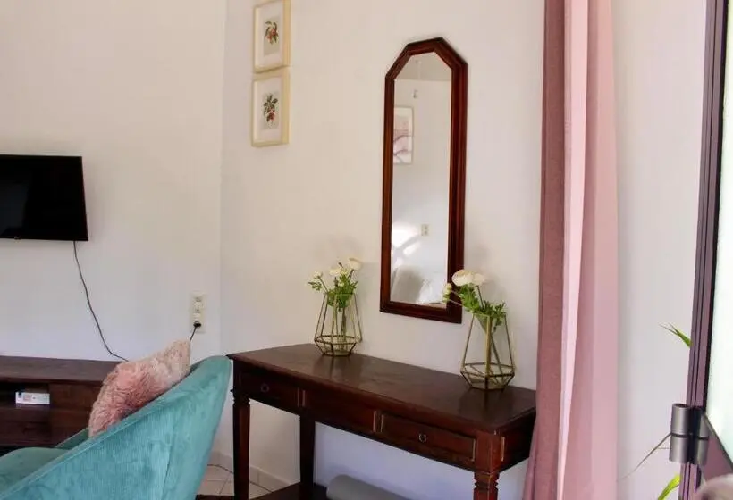 スタンダードルーム, Spacious Cozy Private Suite