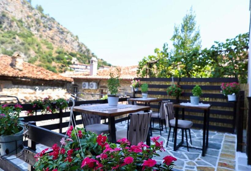 חדר סטנדרט נוף לגינה, Ador Boutique