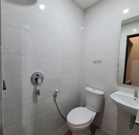 Quarto Estandar, Anda