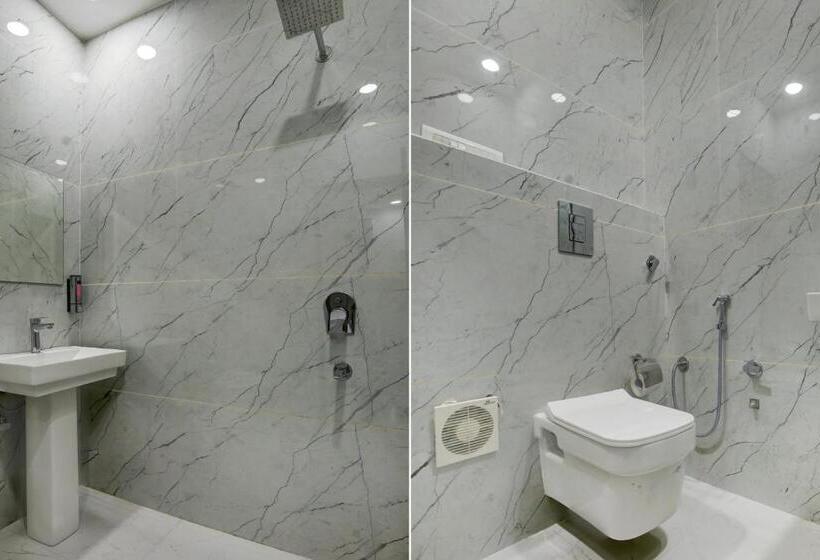 Номер Стандарт, Oyo Saffron