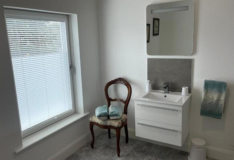 キングサイズベッドのスタンダードルーム, Lavally House