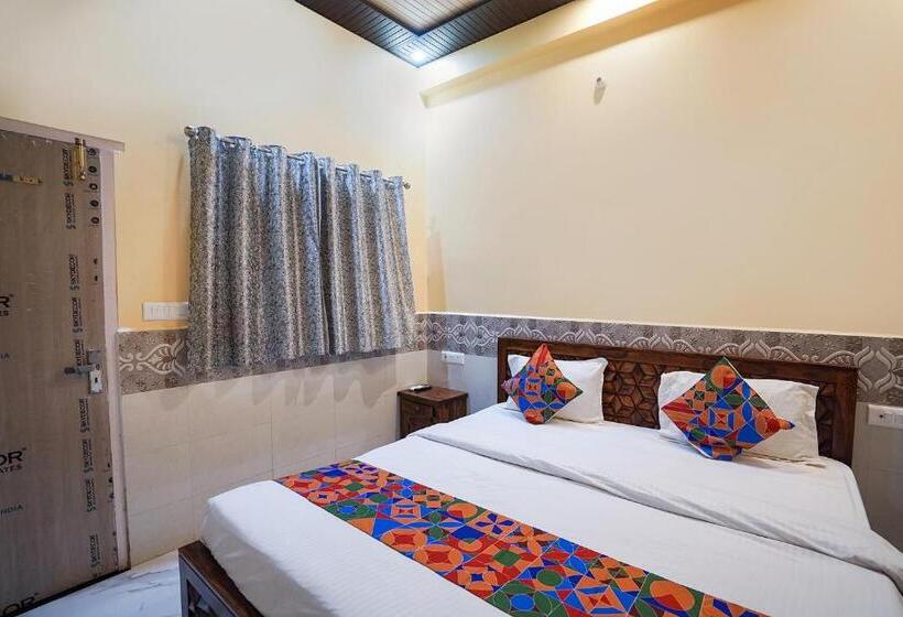 Номер Deluxe, Fabhotel Ss Dham