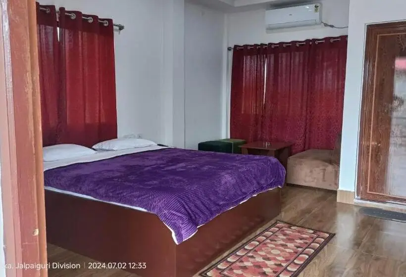 デラックスルーム, Gangotri Resort
