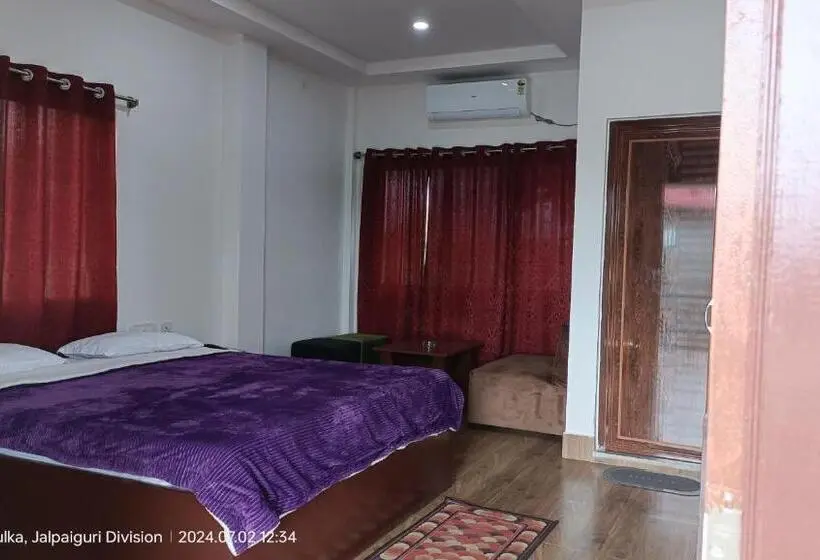 デラックスルーム, Gangotri Resort