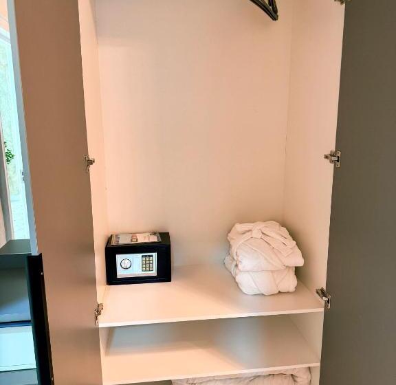 חדר סטנדרט יחיד, Ideal