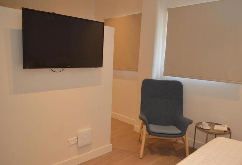 اتاق لوکس با تخت بزرگ, Leondiana Boutique