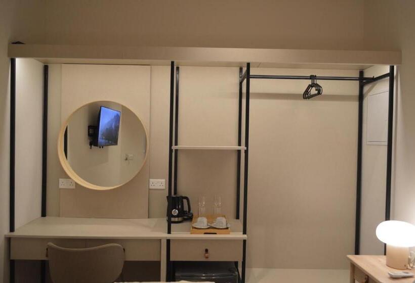 اتاق لوکس, Leondiana Boutique