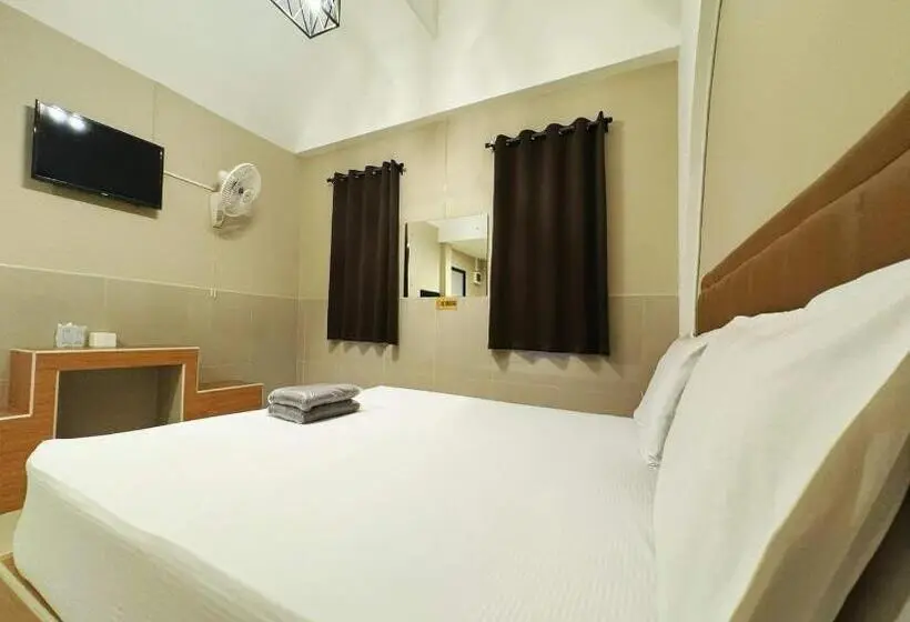 デラックスルーム, Oyo 75522 Classroom Resort
