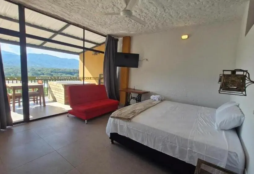デラックストリプルルーム, Casa Hotel Cautiva