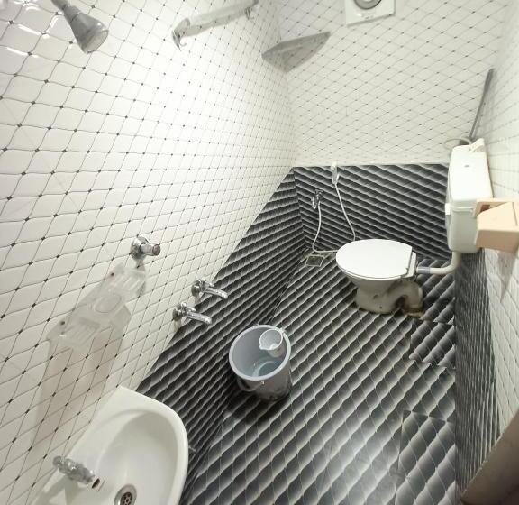اتاق کلاسیک سه تخته, Le Escape Homey Inn