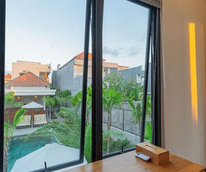 חדר סופריור, Nooju Pererenan