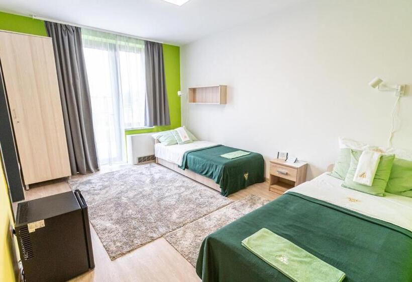 غرفة قياسية رباعية, Fehérliliom Vendégszálló