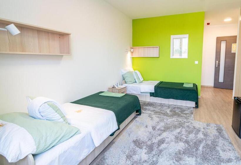 غرفة قياسية رباعية, Fehérliliom Vendégszálló