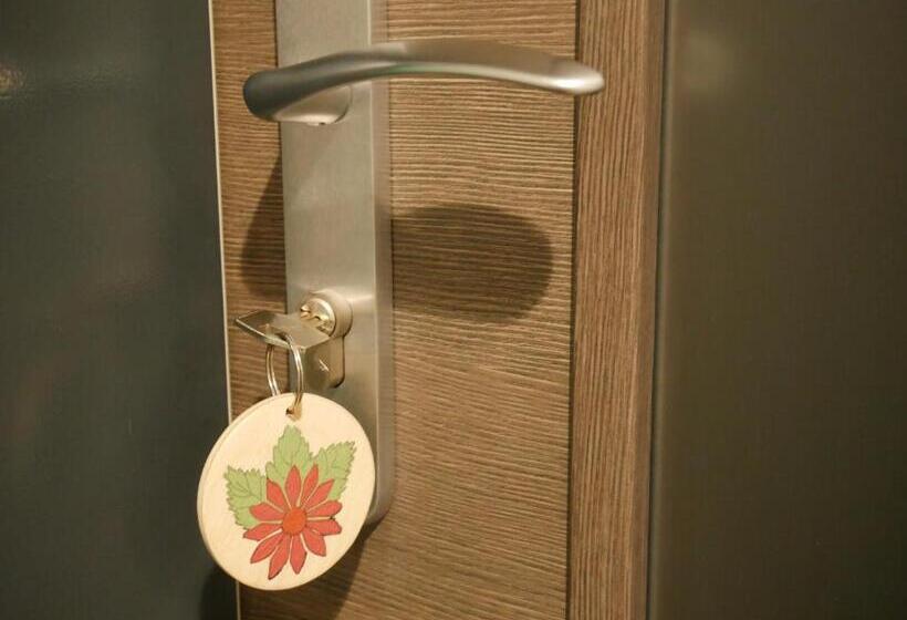 غرفة عائلية, Fehérliliom Vendégszálló