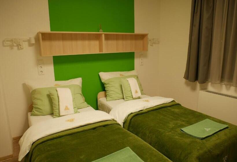 غرفة عائلية, Fehérliliom Vendégszálló