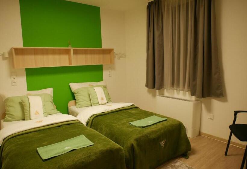 غرفة عائلية, Fehérliliom Vendégszálló