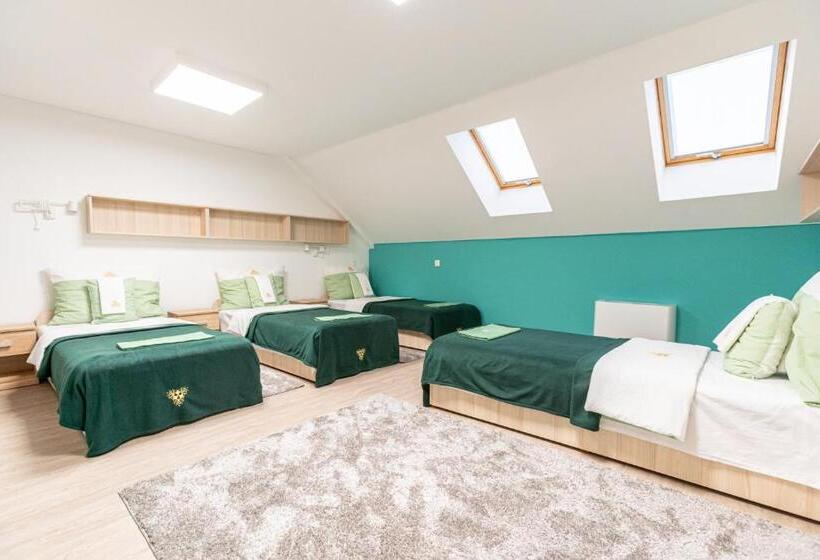 غرفة ديلوكس, Fehérliliom Vendégszálló