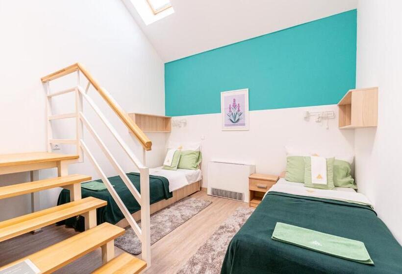 غرفة ديلوكس, Fehérliliom Vendégszálló