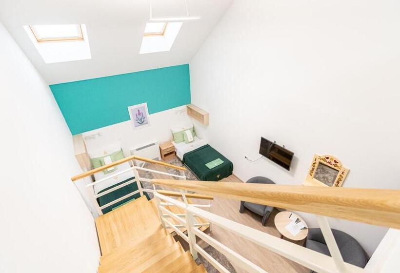 غرفة ديلوكس, Fehérliliom Vendégszálló