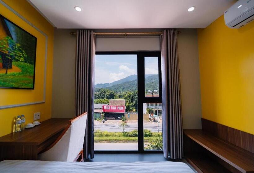اتاق استاندارد با چشمانداز کوهستان, Ha Giang City Hostel