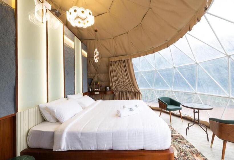 패밀리 스위트, Tomorrowland Farms And Suites