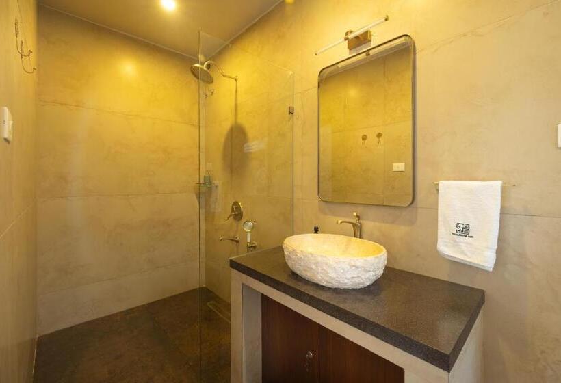 수피리어 스위트, Tomorrowland Farms And Suites