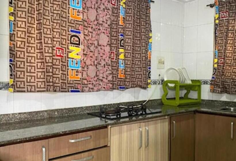 اتاق خانوادگی, Bella Homes Short Let Apartment