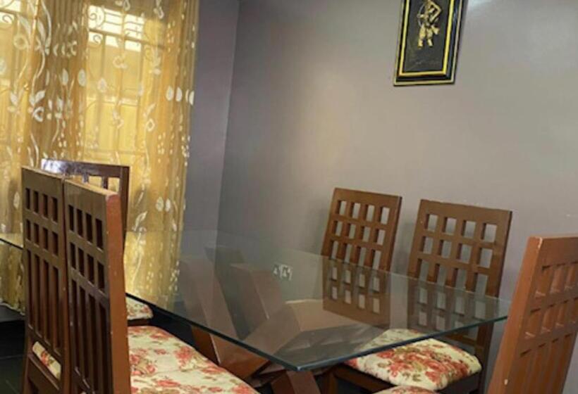 اتاق خانوادگی, Bella Homes Short Let Apartment