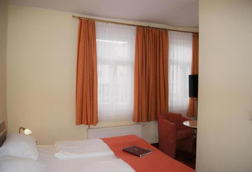 Номер Стандарт, Pension Am Dom