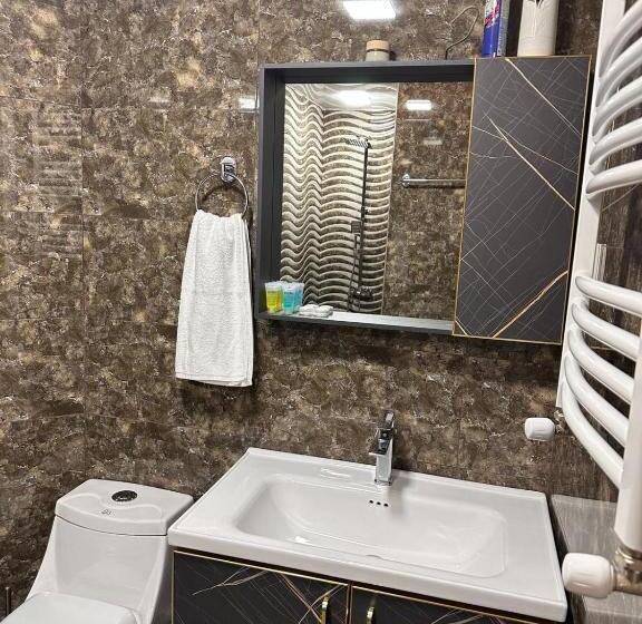 اتاق استاندارد با چشم‌انداز کوهستان, Chanko